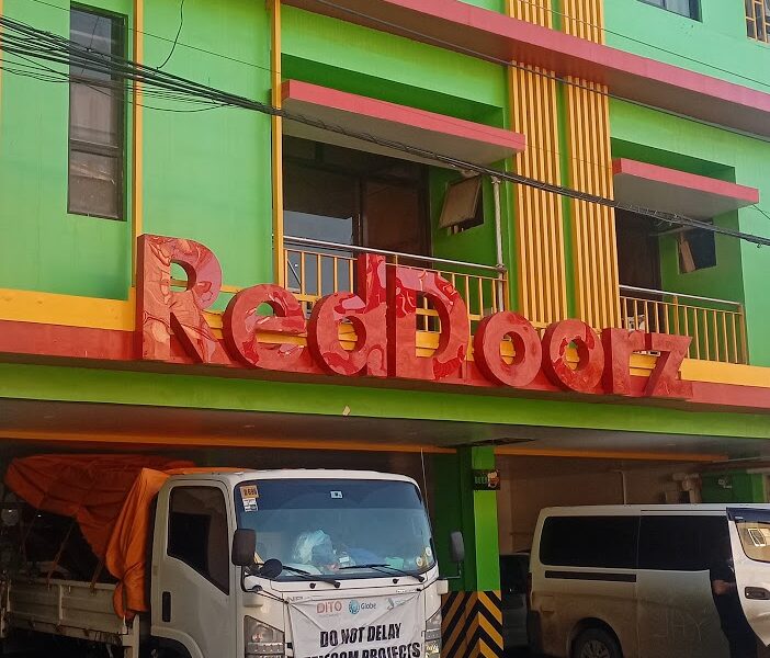 RedDoorz near Notre Dame of Dadiangas University